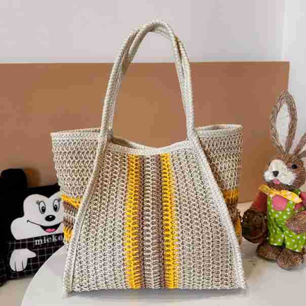Beach/Vacation Shoulder Bag – Large Woven Tote, Commuter-Ready Straw Purse