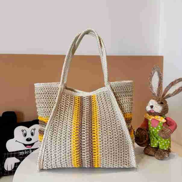Beach/Vacation Shoulder Bag – Large Woven Tote, Commuter-Ready Straw Purse